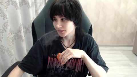 Snapshot of misty_dark chatting on 10/14/25, 09:32 misty_dark online show from 10/14/25, 09:32