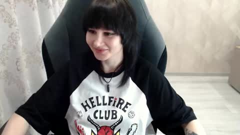 Snapshot of misty_dark chatting on 10/22/25, 10:04 misty_dark online show from 10/22/25, 10:04