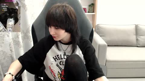 Snapshot of misty_dark chatting on 11/07/25, 09:04 misty_dark online show from 11/07/25, 09:04