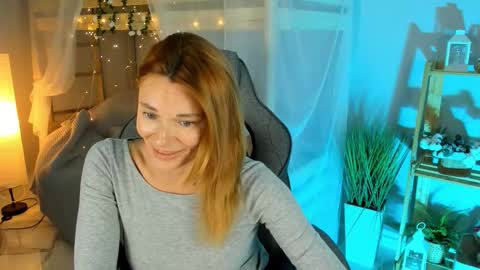 Snapshot of mistybarnes chatting on 11/20/25, 01:22 MistyBarnes NONUDE MODEL online show from 11/20/25, 01:22