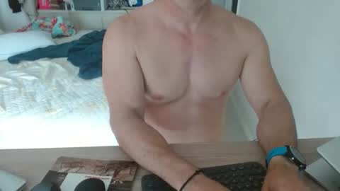 Snapshot of mitcheli chatting on 01/14/26, 03:17 Onlyfans online show from 01/14/26, 03:17