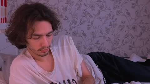 Snapshot of mitchelkors chatting on 04/06/26, 12:06 MitchelKors online show from 04/06/26, 12:06