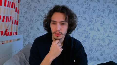 Snapshot of mitchelkors chatting on 04/09/26, 01:49 MitchelKors online show from 04/09/26, 01:49