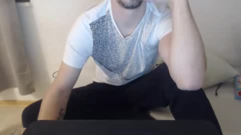 Snapshot of mitsch01 chatting on 01/01/25, 09:41 Mitsch online show from 01/01/25, 09:41