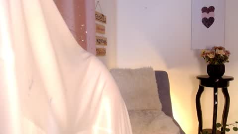 Snapshot of mitsuri_7777 chatting on 12/13/24, 04:43 Liaaaaaaaa online show from 12/13/24, 04:43