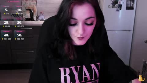 lina. online show from 05/22/26, 07:37