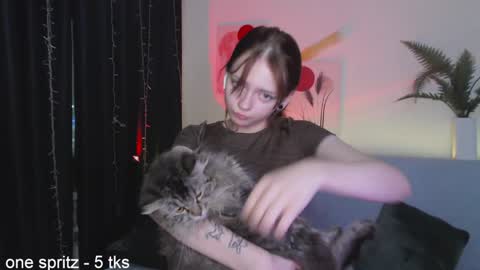 Snapshot of miuri_miy chatting on 02/02/25, 07:14 Yuka online show from 02/02/25, 07:14