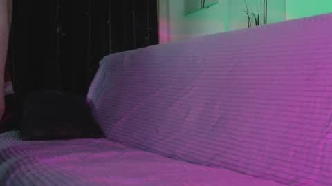 Snapshot of miuri_miy chatting on 02/06/25, 07:40 Yuka online show from 02/06/25, 07:40