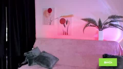 Snapshot of miuri_miy chatting on 02/16/25, 04:10 Yuka online show from 02/16/25, 04:10