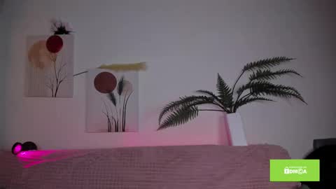 Snapshot of miuri_miy chatting on 02/22/25, 07:36 Yuka online show from 02/22/25, 07:36