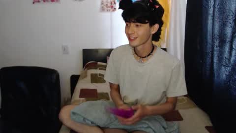 Snapshot of mixipeach chatting on 10/19/25, 09:59 Naomi and Nekorii online show from 10/19/25, 09:59