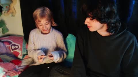 Naomi and Nekorii online show from 05/21/26, 08:54
