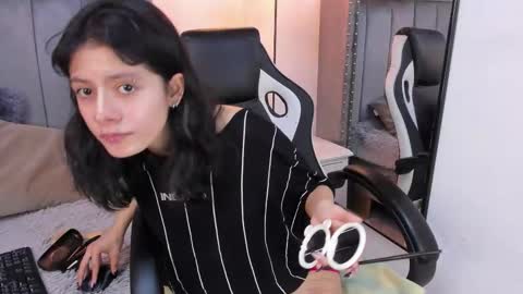 Snapshot of miyu_komori chatting on 02/12/26, 12:44 miyu_komori online show from 02/12/26, 12:44