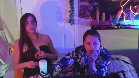 Hera  Tethra Bathtub stream  20k followers  Ask about our custom videos3 online show from 02/10/25, 05:52