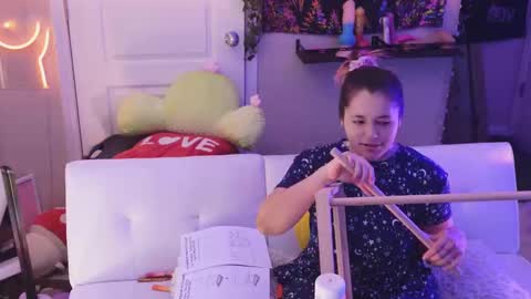 Hera  Tethra Bathtub stream  20k followers  Ask about our custom videos3 online show from 02/28/25, 12:09