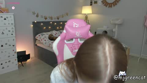 mj  online show from 12/20/24, 08:34