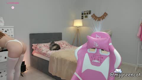 mj  online show from 01/27/25, 04:43