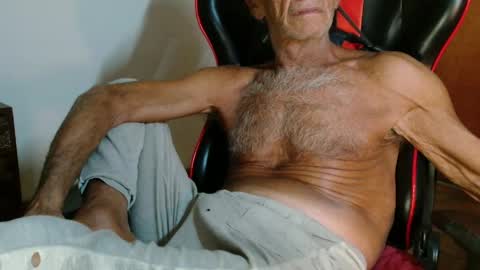 Snapshot of mjmadurengue chatting on 05/05/26, 01:24 Mario jose online show from 05/05/26, 01:24