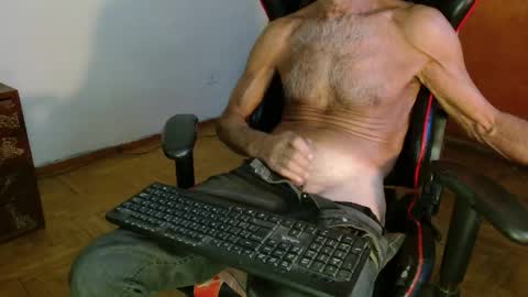 Snapshot of mjmadurengue chatting on 05/12/26, 04:04 Mario jose online show from 05/12/26, 04:04