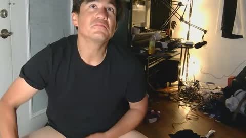 Snapshot of mlcenphx chatting on 12/04/25, 09:51 mlcenphx online show from 12/04/25, 09:51