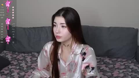 Snapshot of mmkakpoxyi22 chatting on 12/20/24, 01:25 alice and ray online show from 12/20/24, 01:25