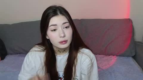 Snapshot of mmkakpoxyi22 chatting on 01/12/25, 11:15 alice and ray online show from 01/12/25, 11:15