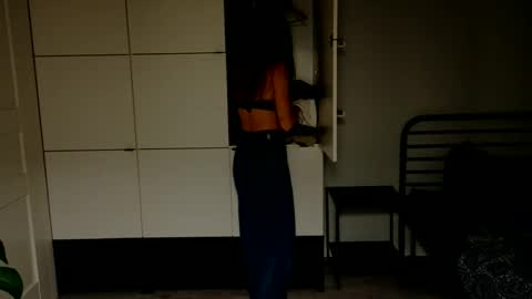 mmminnie online show from 12/17/25, 04:24