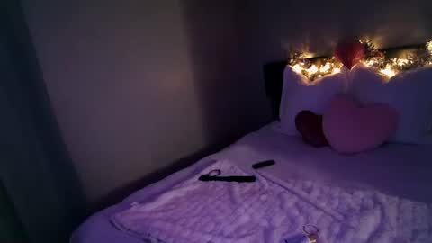 Angel online show from 02/15/26, 06:43