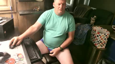 Snapshot of mmmthatsfunnn chatting on 06/14/26, 03:58 mmmthatsfunnn online show from 06/14/26, 03:58