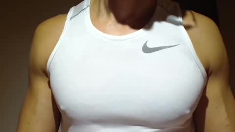 Snapshot of mmuscularman chatting on 09/30/25, 07:35 mmuscularman online show from 09/30/25, 07:35