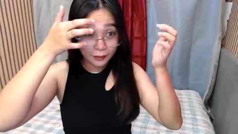 Snapshot of mnopxx33 chatting on 10/14/25, 02:56 mnopxx33 online show from 10/14/25, 02:56