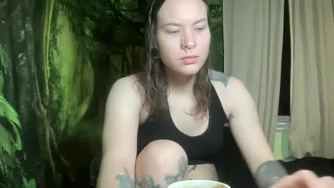 Snapshot of mo0n_goddess chatting on 01/24/25, 02:07 Misty online show from 01/24/25, 02:07