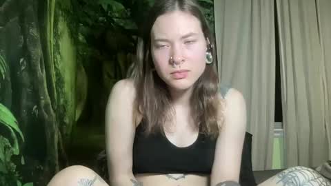 Snapshot of mo0n_goddess chatting on 01/29/25, 06:01 Misty online show from 01/29/25, 06:01