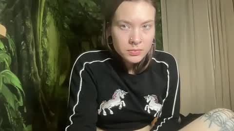 Snapshot of mo0n_goddess chatting on 02/19/25, 05:05 Misty online show from 02/19/25, 05:05