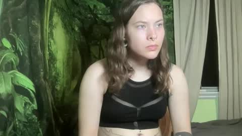 Snapshot of mo0n_goddess chatting on 10/16/25, 03:07 Misty online show from 10/16/25, 03:07