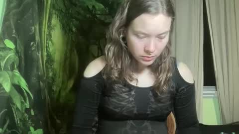 Snapshot of mo0n_goddess chatting on 10/30/25, 02:02 Misty online show from 10/30/25, 02:02