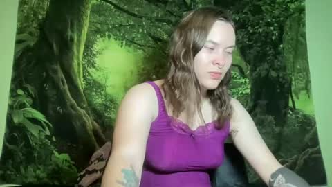Snapshot of mo0n_goddess chatting on 07/07/26, 06:47 Misty online show from 07/07/26, 06:47