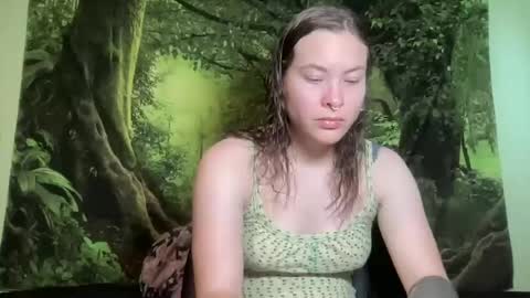 Snapshot of mo0n_goddess chatting on 07/10/26, 02:16 Misty online show from 07/10/26, 02:16