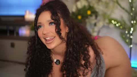 Snapshot of moan_4_you chatting on 05/19/26, 09:43 Ruxxx online show from 05/19/26, 09:43