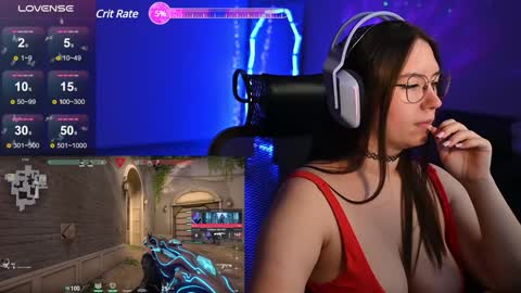 Snapshot of moaning___lisa chatting on 12/18/24, 01:48 to support follow the fanclub online show from 12/18/24, 01:48