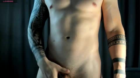 Snapshot of mobyvick chatting on 12/17/25, 03:29 Vick online show from 12/17/25, 03:29