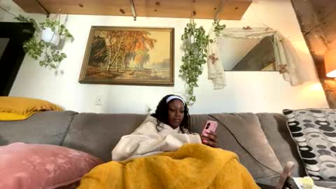 Mocha  BDAY JAN 13  online show from 04/27/26, 05:11