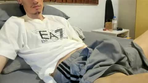 Snapshot of moderdelier chatting on 02/14/26, 12:51 DigBreed online show from 02/14/26, 12:51