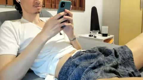 Snapshot of moderdelier chatting on 02/18/26, 01:40 DigBreed online show from 02/18/26, 01:40