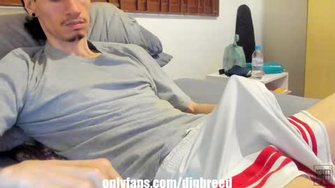 Snapshot of moderdelier chatting on 02/28/26, 01:17 DigBreed online show from 02/28/26, 01:17