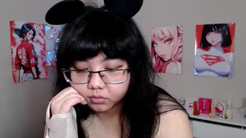 Molly online show from 11/25/25, 04:12