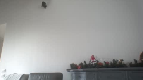 Snapshot of mofu781s chatting on 12/10/24, 10:49 mofu781s online show from 12/10/24, 10:49