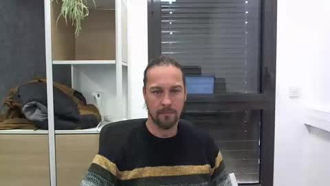 Julien online show from 12/17/24, 11:28
