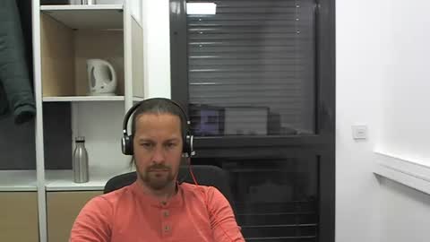 Julien online show from 05/04/26, 10:22