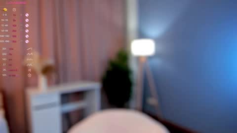 Laura online show from 09/09/25, 01:38